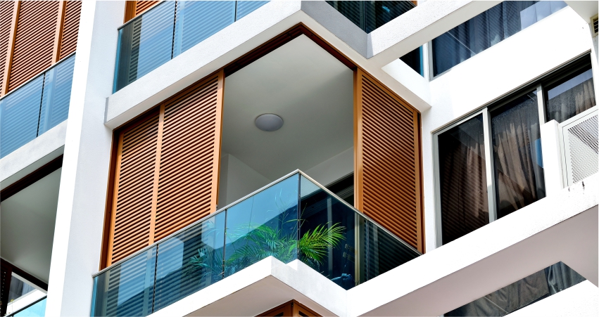 A balcony with classy grill