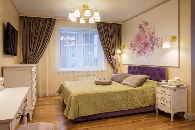 Purple and Gold Colour Combination for bedroom walls