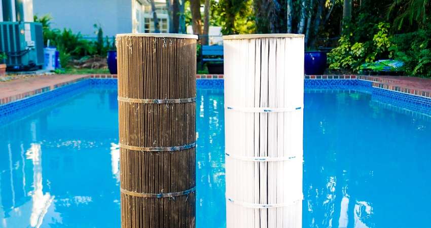 Pool circulation machine
