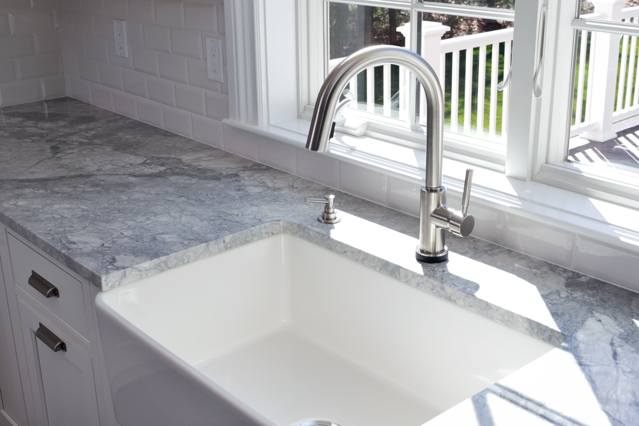 Farmhouse or Apron Sink
